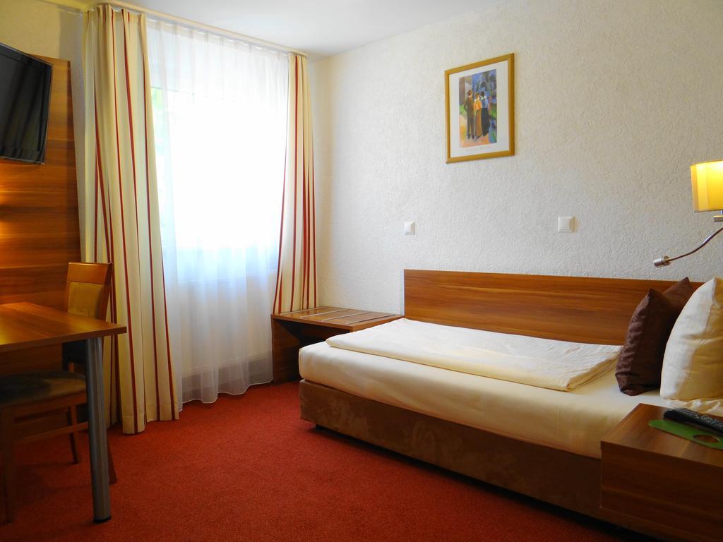 Hotel Schuetzenhof Spa Garden Buerstadt Ngoại thất bức ảnh