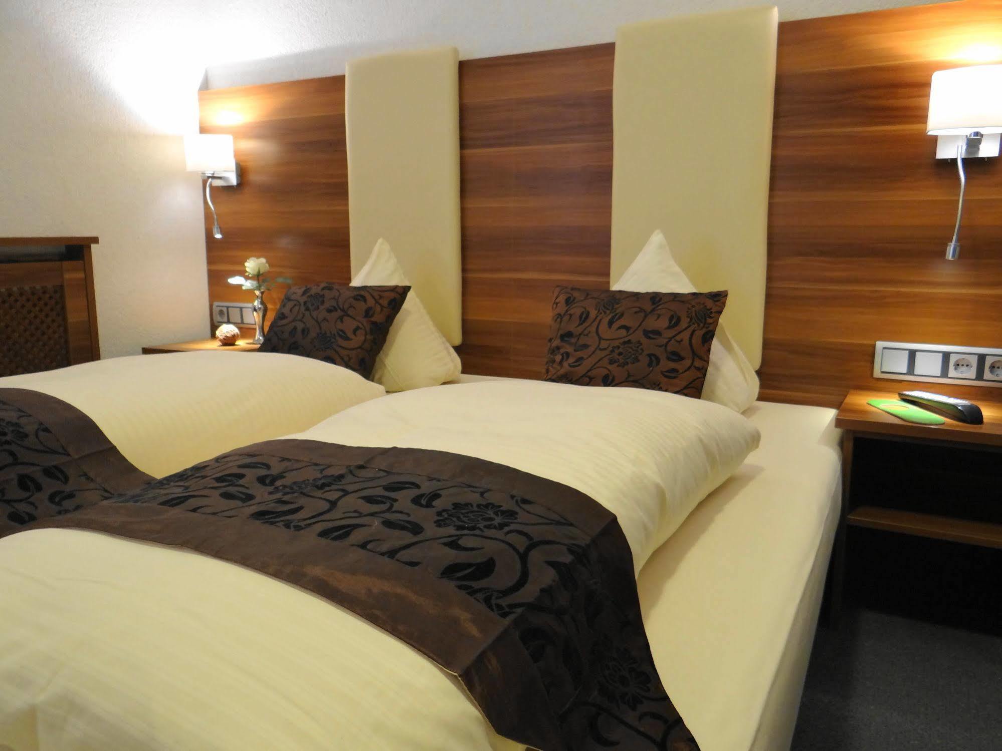 Hotel Schuetzenhof Spa Garden Buerstadt Ngoại thất bức ảnh